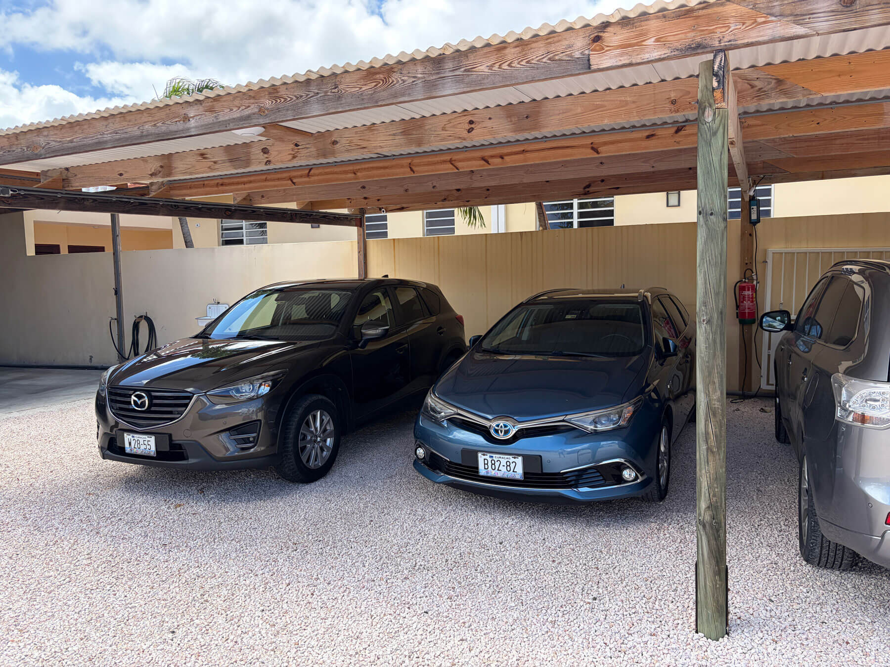 autos-paulina-car-rental-curacao
