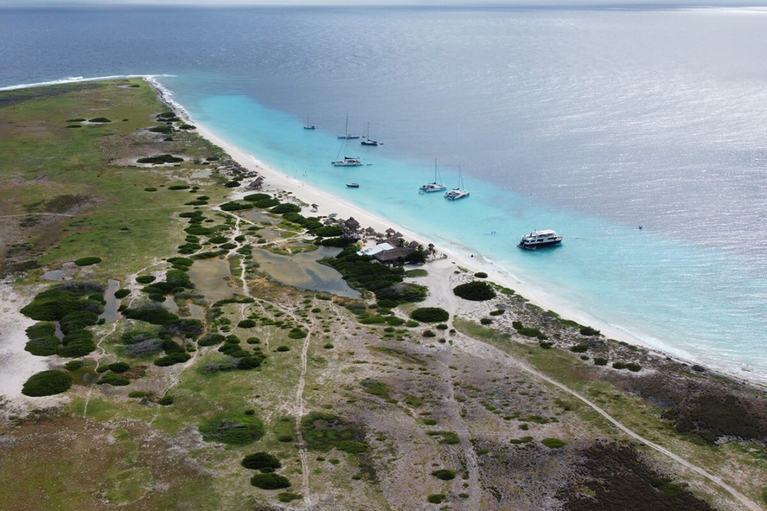 Drone foto boven Klein Curaçao