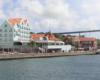 Buitenaanizicht van het Harbor Hotel Curaçao