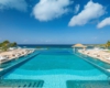 het zwembad van Sandals Royal Curacao 
